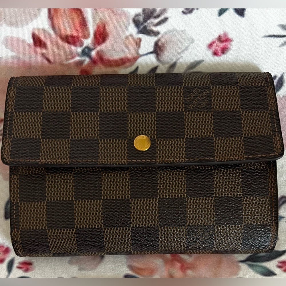 SOLD Louis Vuitton trifold wallet